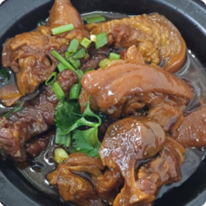 G07 砂煲焖猪脚 Claypot Braised Pork Trotter
