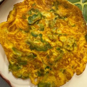 J04 苦瓜煎蛋 Bitter gourd Omelette