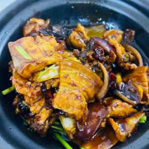 G04 咸鱼花腩煲 Salted Fish w. Pork
